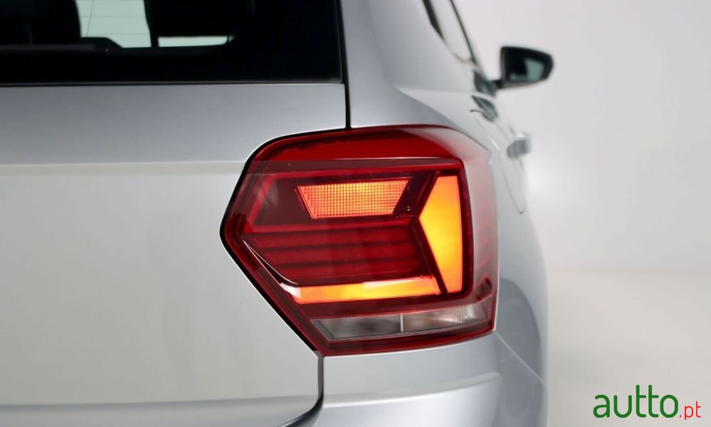 2018' Volkswagen Polo photo #6