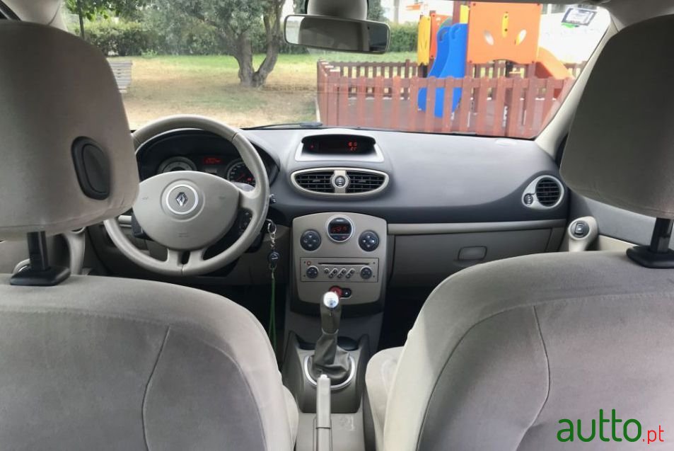 2007' Renault Clio photo #1