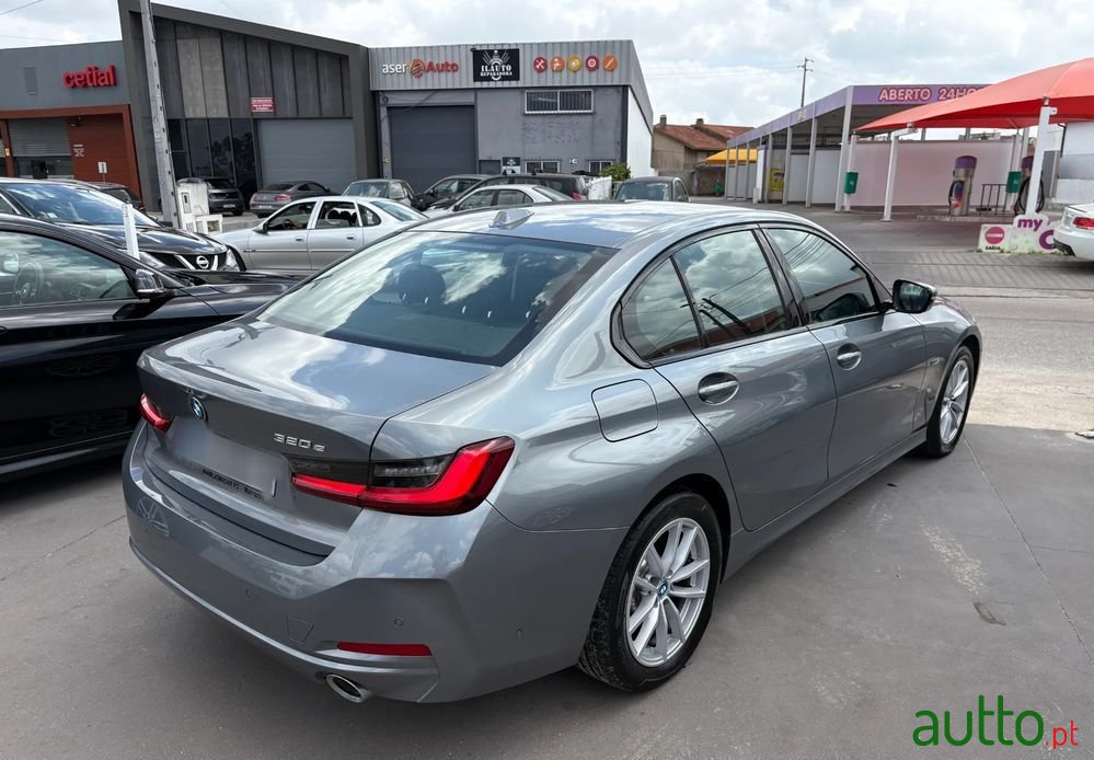 2024' BMW Série 3 E Line Luxury Auto photo #3