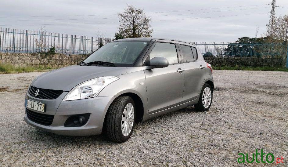 2011' Suzuki Swift photo #1