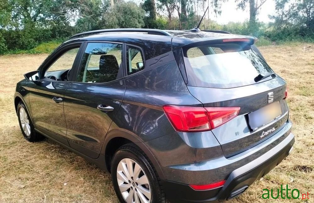 2023' SEAT Arona 1.0 Tsi Style photo #3