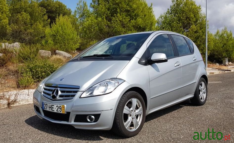 2009' Mercedes-Benz A-150 Avantgarde photo #2