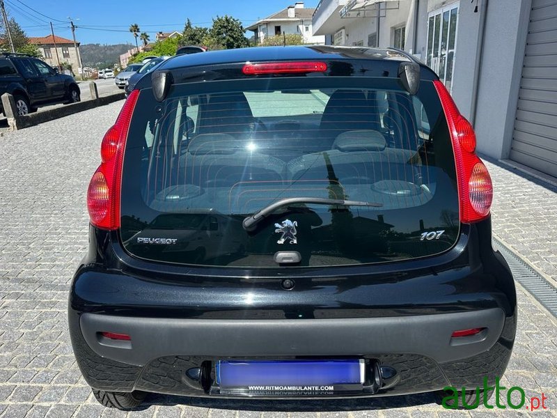 2009' Peugeot 107 1.0 Trendy photo #3