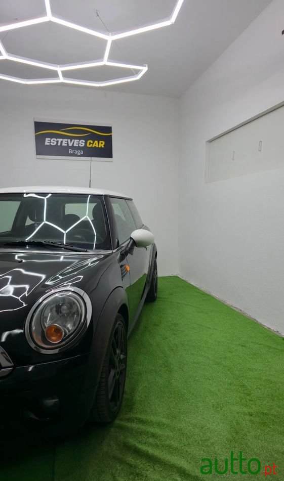 2010' MINI Cooper D 3 Portas photo #2