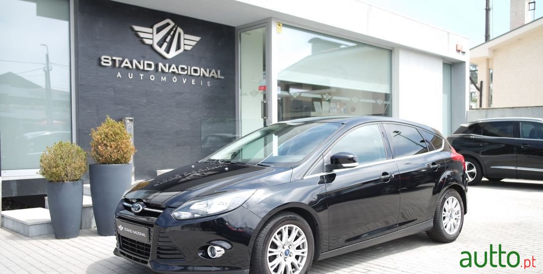 2011' Ford Focus photo #3