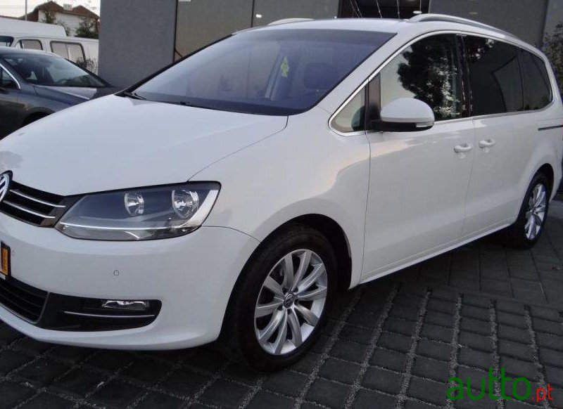 2013' Volkswagen Sharan 2.0 Tdi Highline photo #1