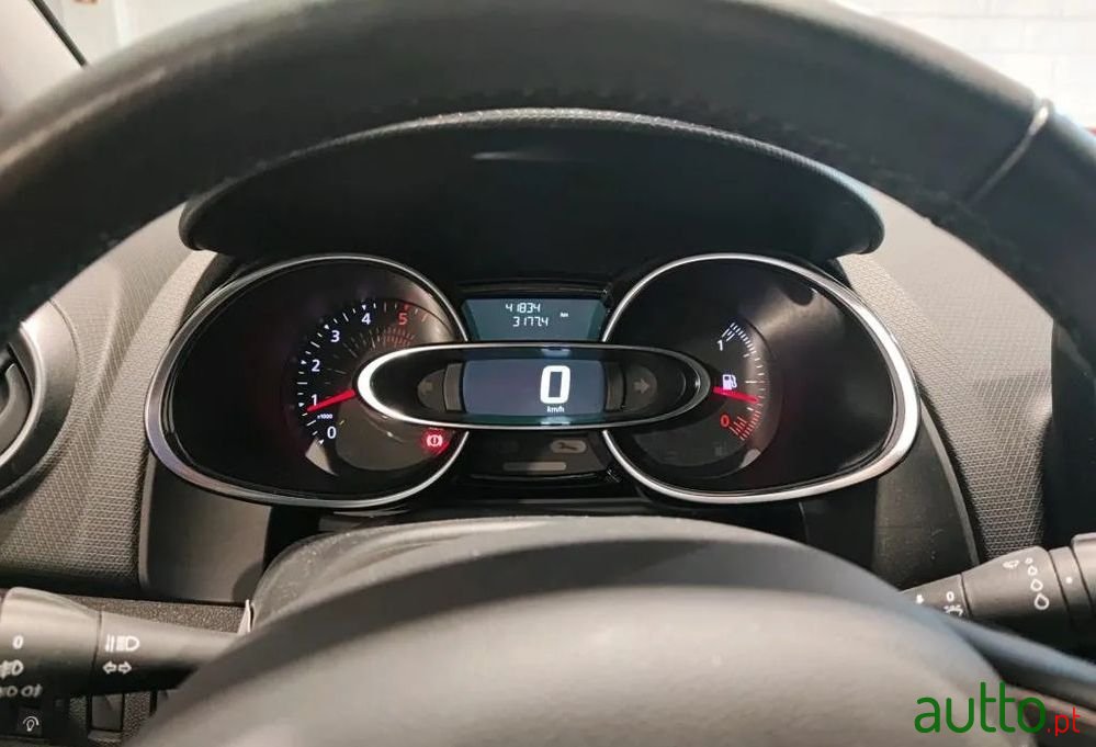 2016' Renault Clio 1.5 Dci Limited photo #5