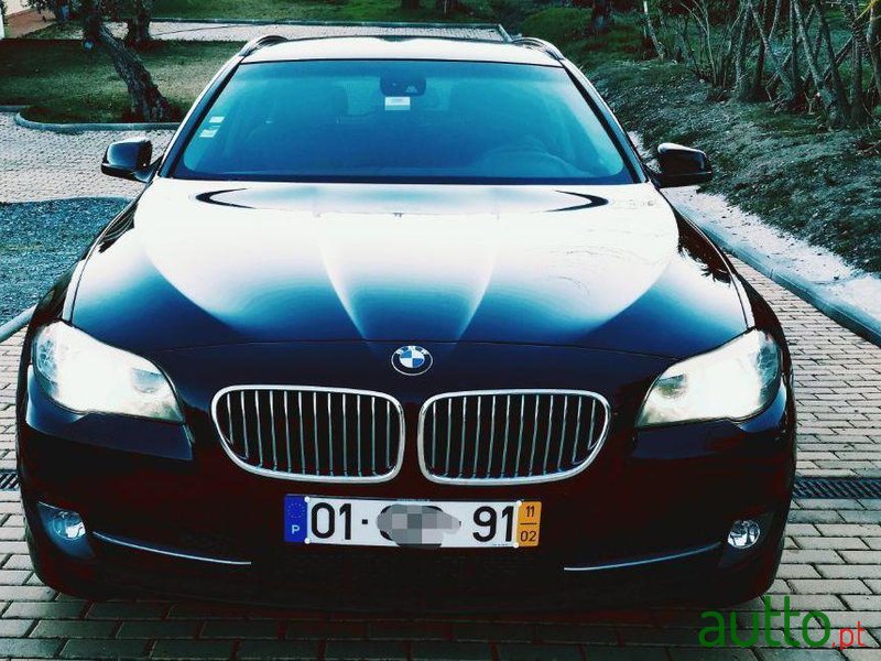 2011' BMW 520 F11 Efficient Dynamics photo #4