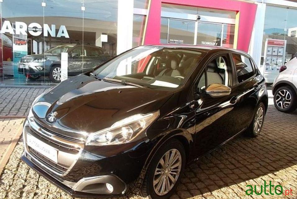 2017' Peugeot 208 1.2 Puretech Style photo #1