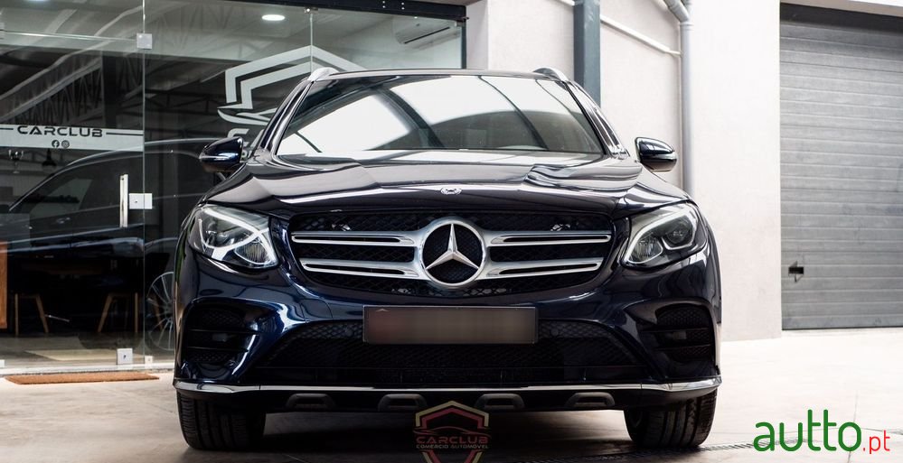 2018' Mercedes-Benz GLC 220 photo #5