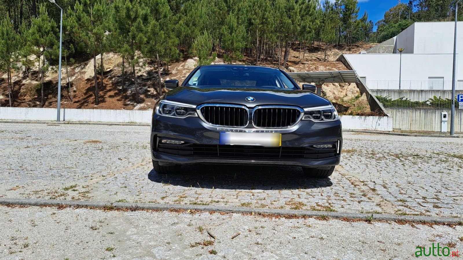 2019' BMW 530 photo #3