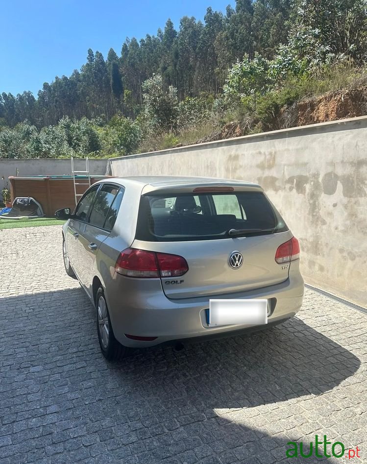 2010' Volkswagen Golf photo #1