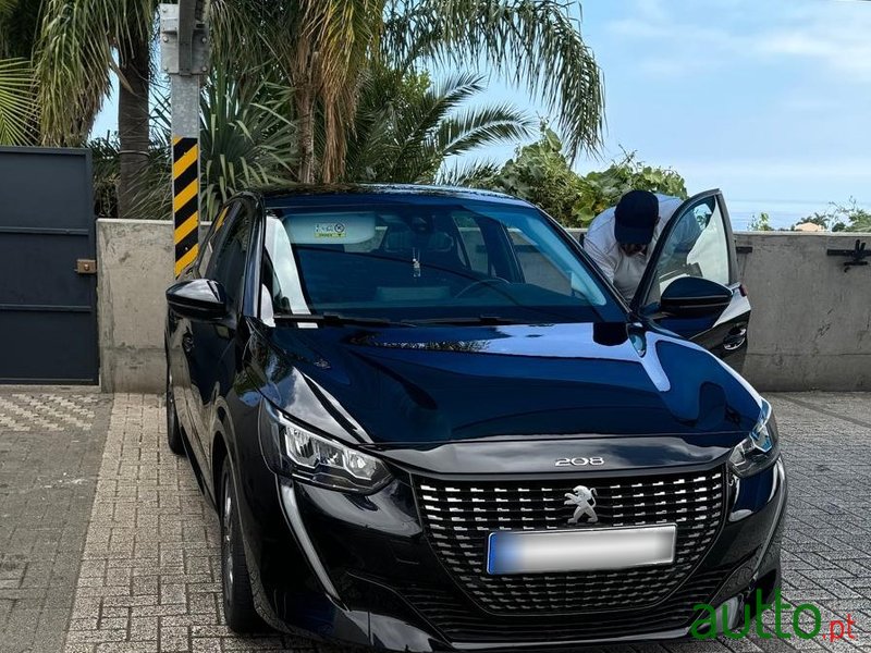 2021' Peugeot 208 active pack 75hp photo #5