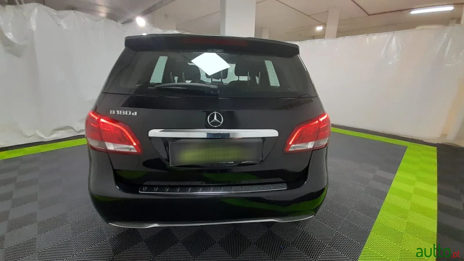 2015' Mercedes-Benz B-180 photo #5