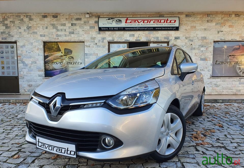 2016' Renault Clio Sport Tourer photo #1