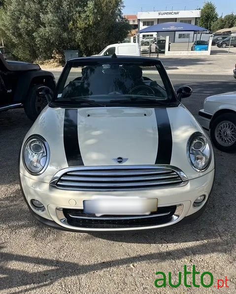 2013' MINI Cooper D photo #6