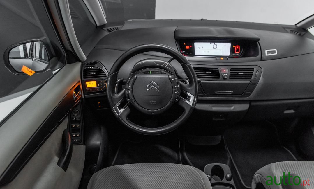 2008' Citroen C4 Grand Picasso photo #5