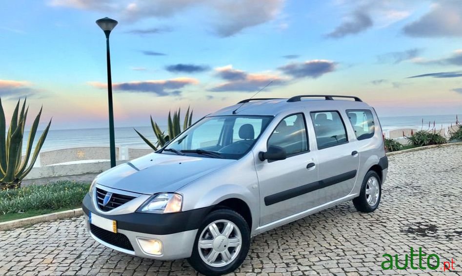 2009' Dacia Logan photo #3