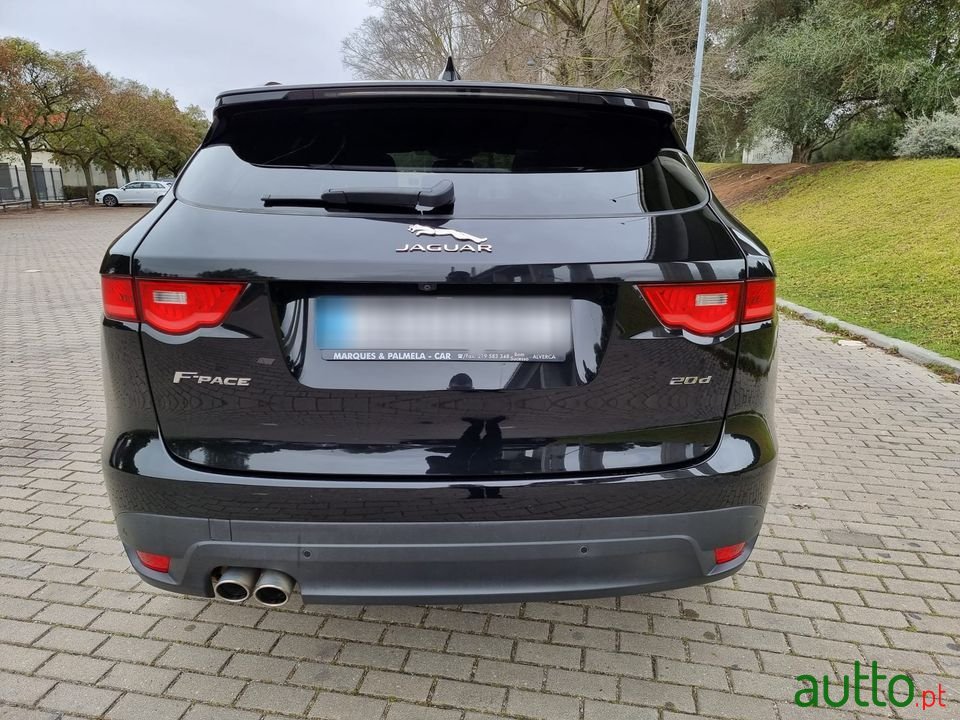 2017' Jaguar F-Pace photo #2