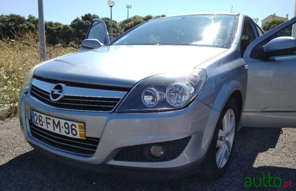 2008' Opel Astra photo #3