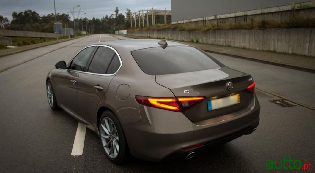 2017' Alfa Romeo Giulia 2.2 D Super photo #5