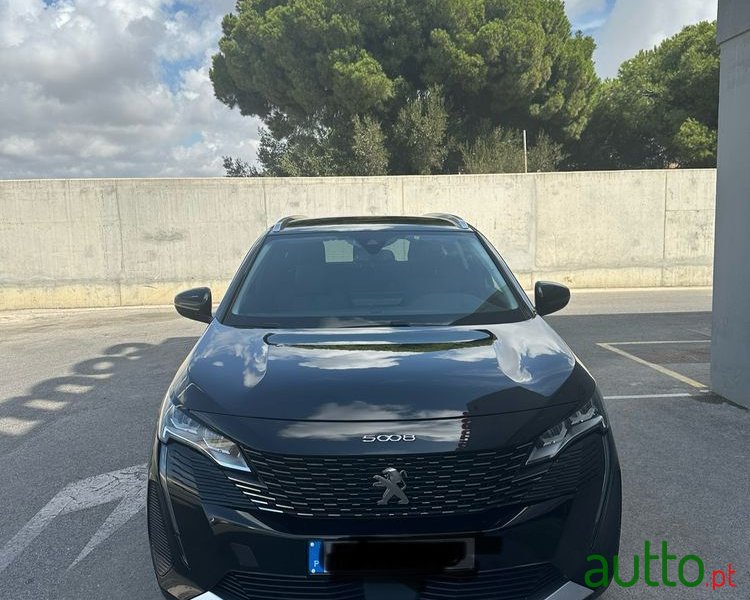 2021' Peugeot 5008 photo #2