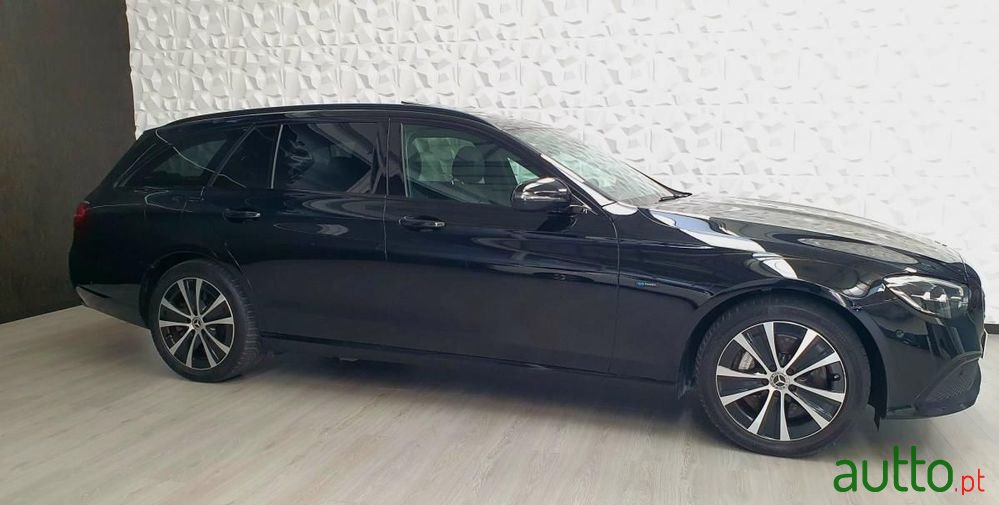 2021' Mercedes-Benz E 300 photo #6