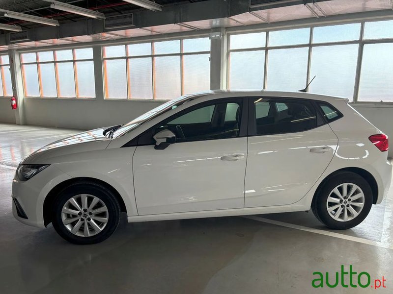 2023' SEAT Ibiza 1.0 Tsi Style photo #2