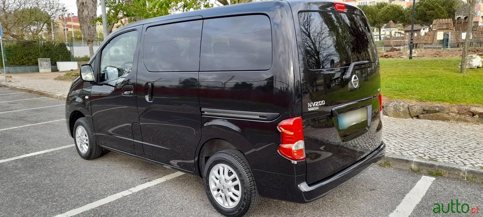 2015' Nissan NV200 photo #5