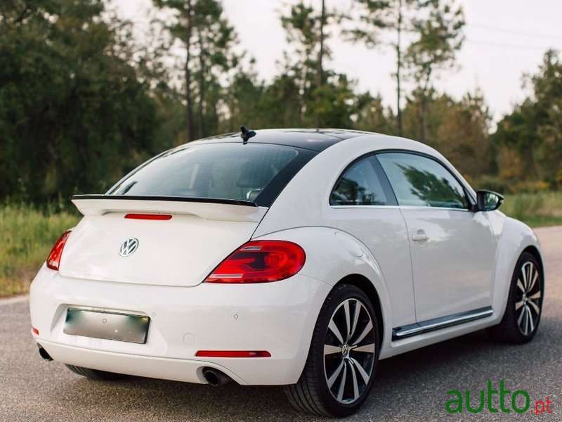 2015' Volkswagen New Beetle photo #4