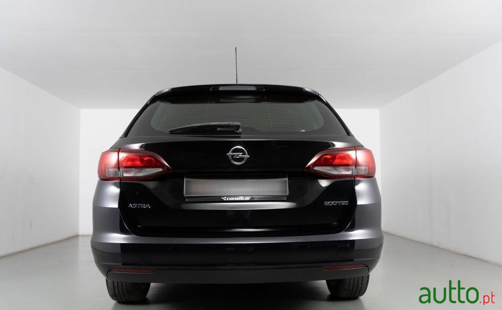 2018' Opel Astra Sports Tourer photo #4