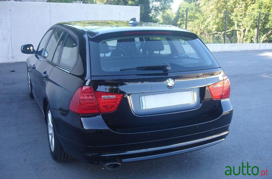 2012' BMW 320 Ver-D-Touring photo #3