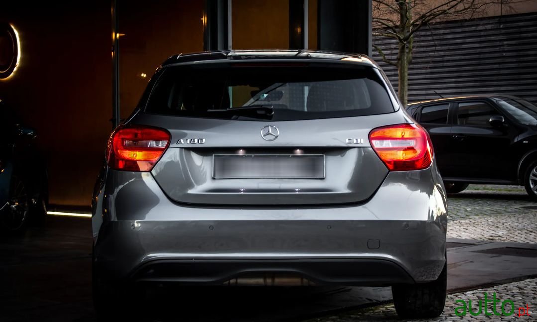 2015' Mercedes-Benz A-180 photo #3