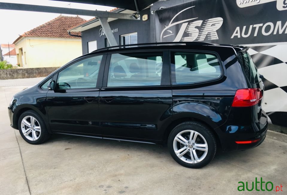 2013' Volkswagen Sharan photo #3