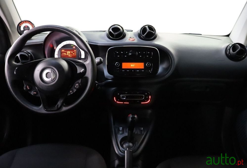 2021' Smart Fortwo Passion photo #6
