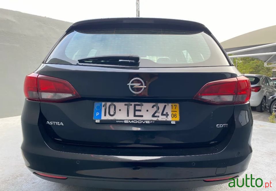 2017' Opel Astra Sports Tourer photo #4