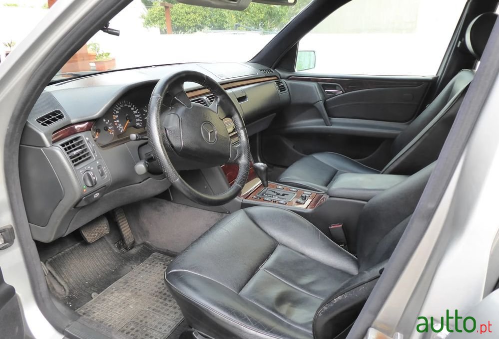 1998' Mercedes-Benz Classe E photo #4