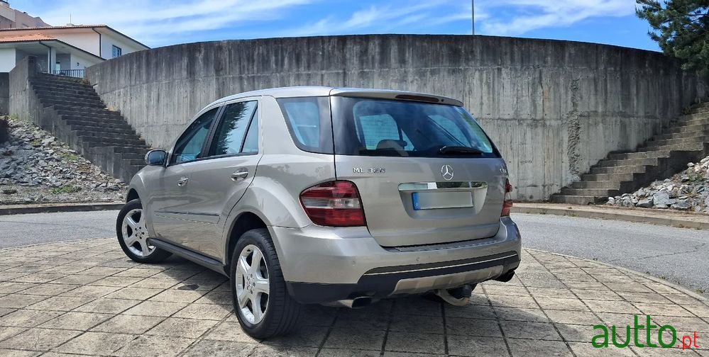 2006' Mercedes-Benz ML 320 Cdi photo #4