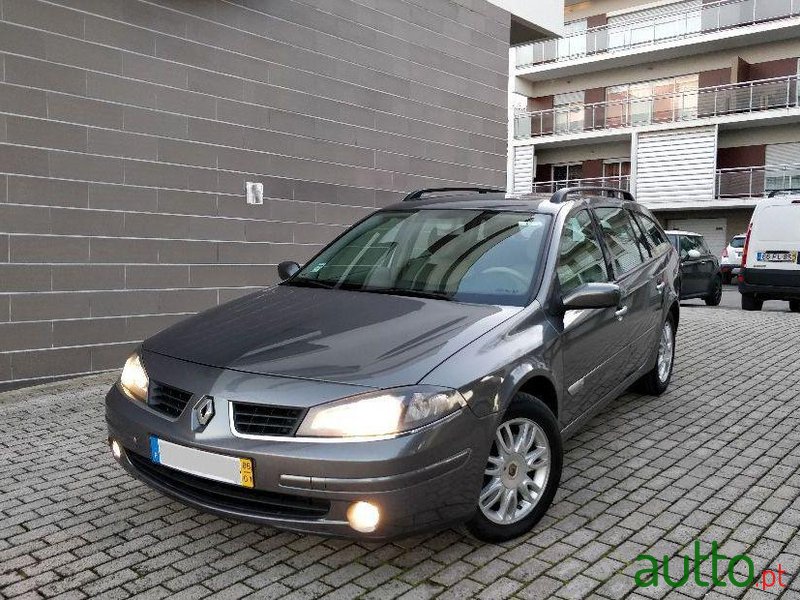 2006' Renault Laguna Break photo #1