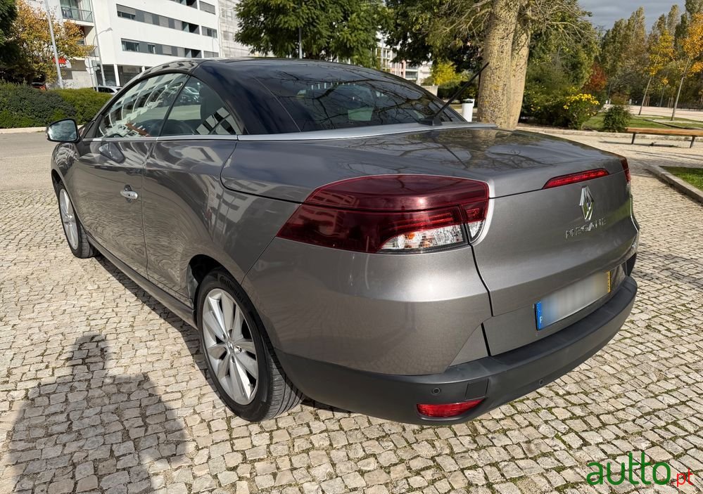 2012' Renault Megane photo #4