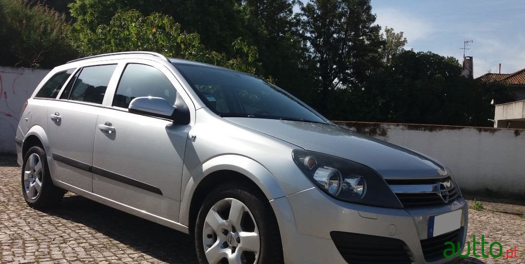 2006' Opel Astra Caravan photo #5