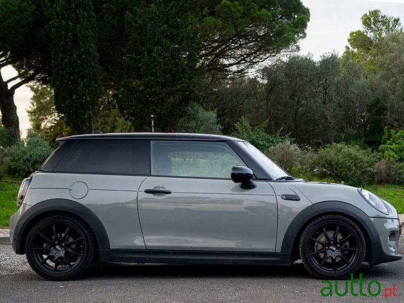 2016' MINI Cooper D photo #5