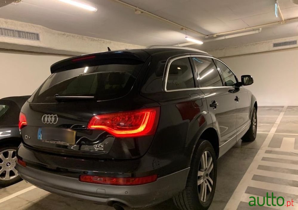 2011' Audi Q7 photo #2