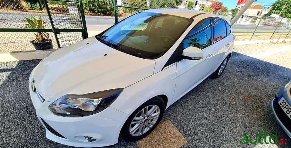 2013' Ford Focus photo #3