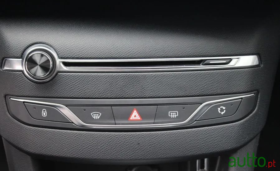 2014' Peugeot 308 1.6 Hdi Active photo #5