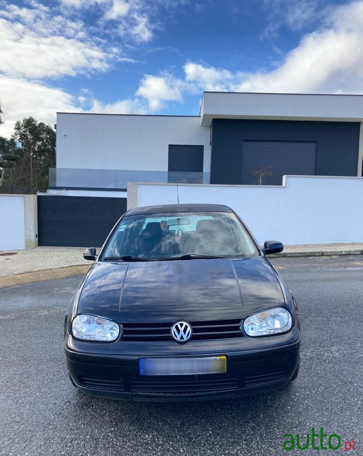 2001' Volkswagen Golf 1.4I 25 Anos photo #4