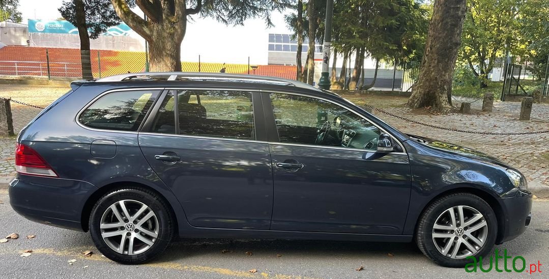 2009' Volkswagen Golf Variant photo #2