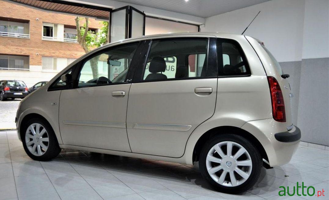 2005' Lancia Musa photo #1