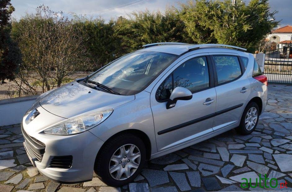 2010' Peugeot 207-Sw 1.6 Hdi Premium photo #2