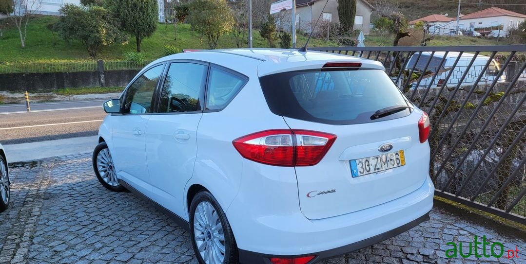 2013' Ford C-MAX photo #3